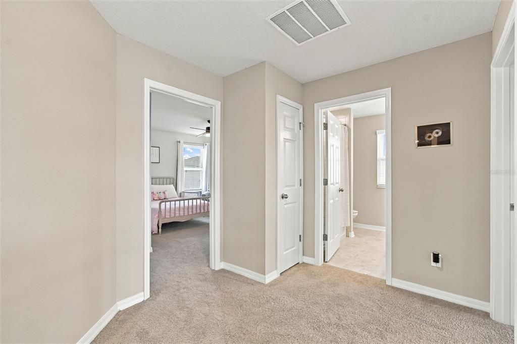 For Sale: $600,000 (5 beds, 3 baths, 3292 Square Feet)
