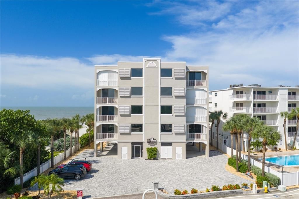 For Sale: $1,960,000 (3 beds, 3 baths, 2175 Square Feet)