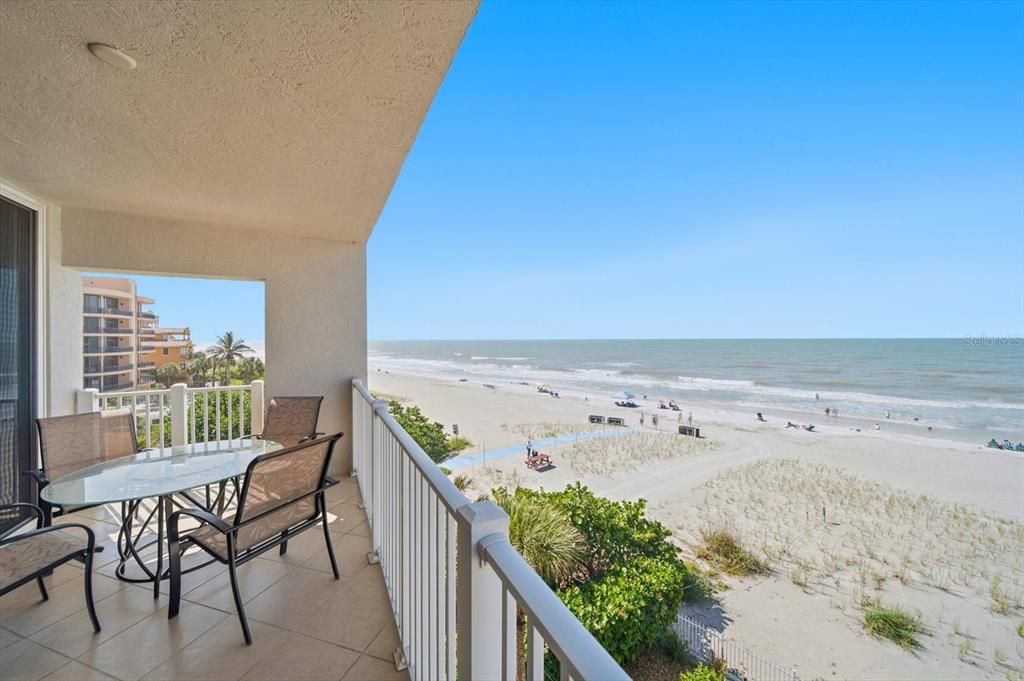 For Sale: $1,960,000 (3 beds, 3 baths, 2175 Square Feet)