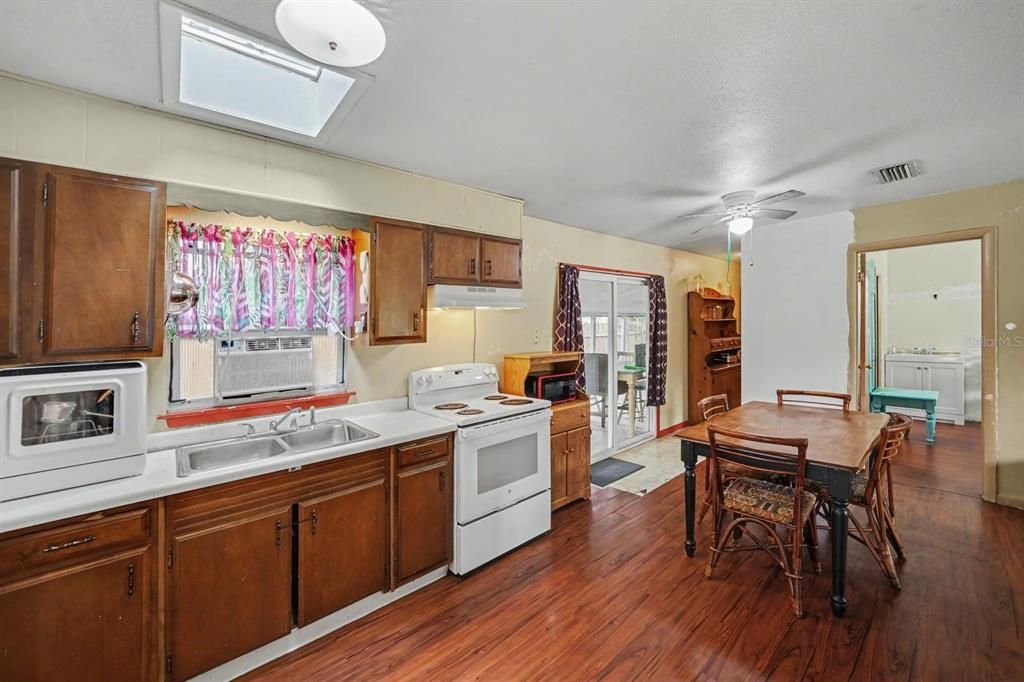 En Venta: $220,000 (3 camas, 1 baños, 1008 Pies cuadrados)