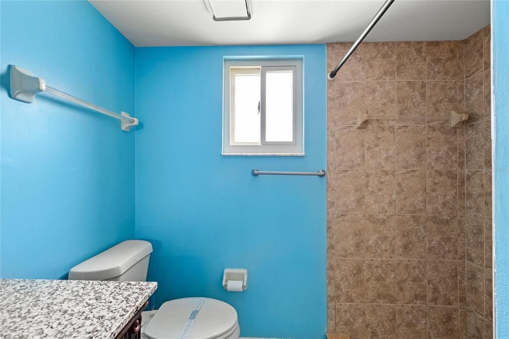 En Venta: $285,000 (3 camas, 2 baños, 1352 Pies cuadrados)