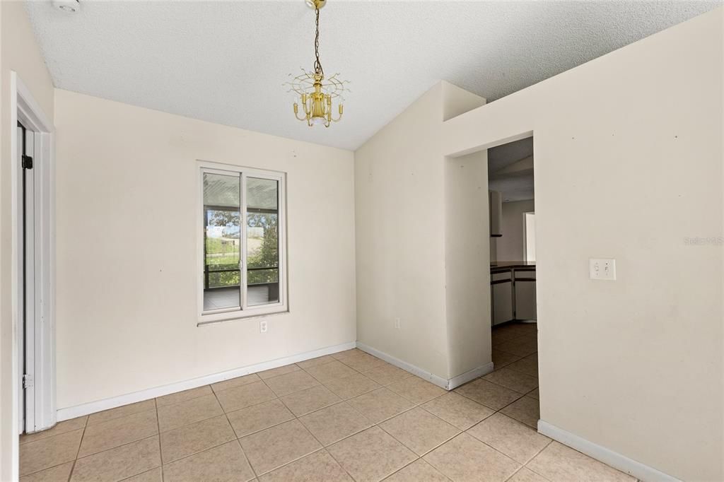 En Venta: $285,000 (3 camas, 2 baños, 1352 Pies cuadrados)