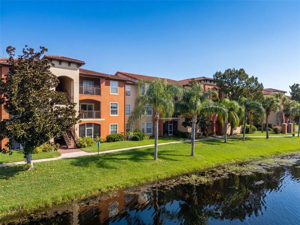 For Sale: $149,900 (2 beds, 2 baths, 1126 Square Feet)