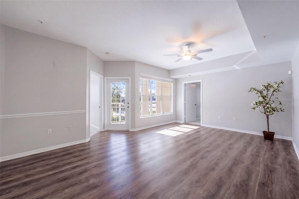 For Sale: $149,900 (2 beds, 2 baths, 1126 Square Feet)