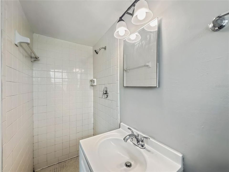 В аренду: $2,180 (5 спален, 2 ванн, 1411 Квадратных фут)