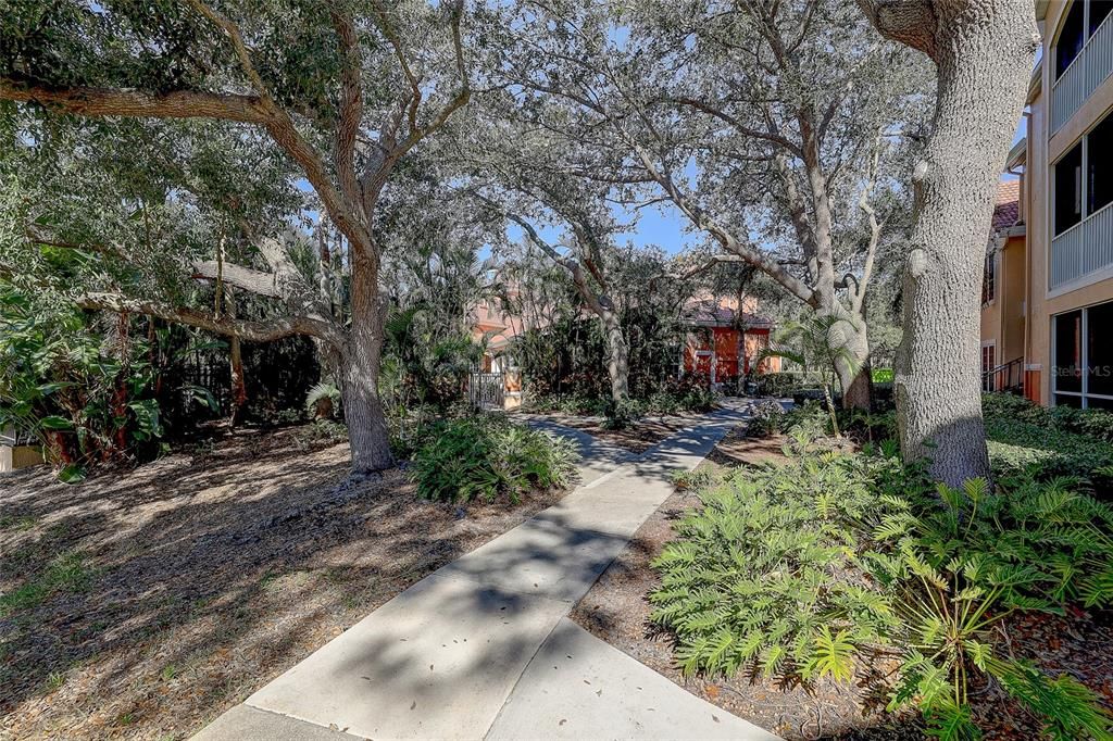 For Sale: $290,000 (3 beds, 2 baths, 1280 Square Feet)