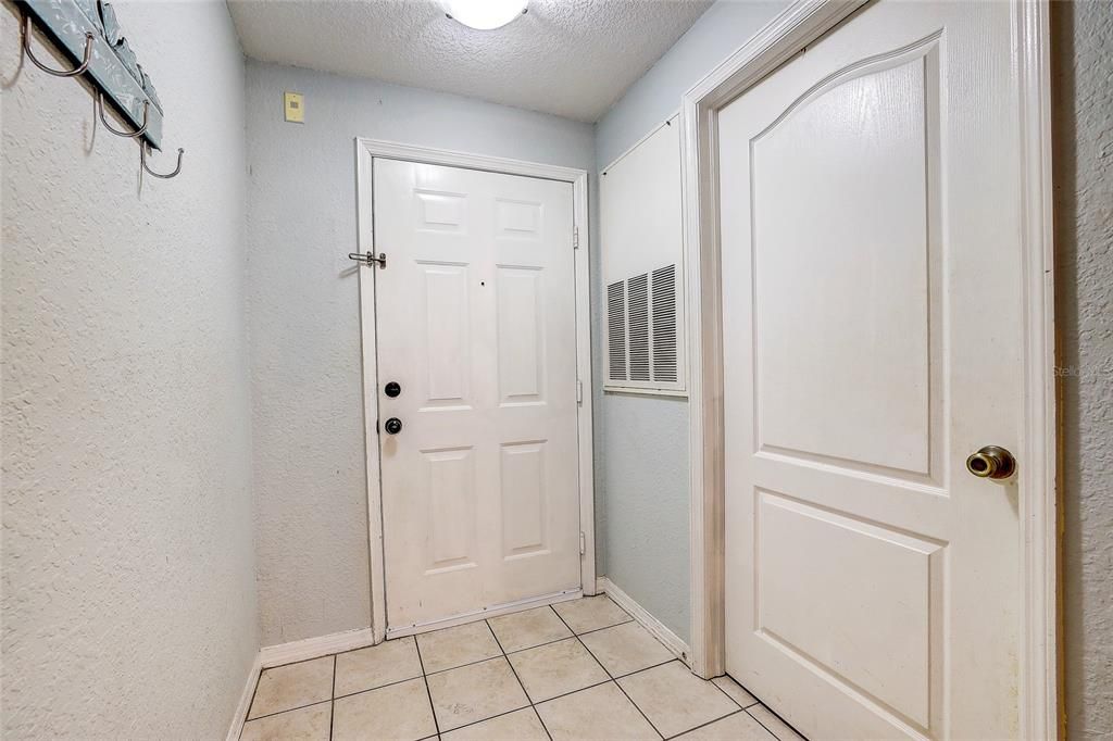 For Sale: $290,000 (3 beds, 2 baths, 1280 Square Feet)