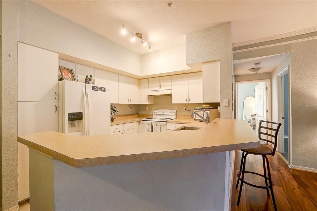 For Sale: $290,000 (3 beds, 2 baths, 1280 Square Feet)