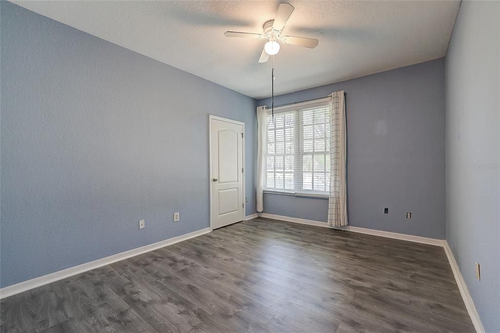 For Sale: $290,000 (3 beds, 2 baths, 1280 Square Feet)