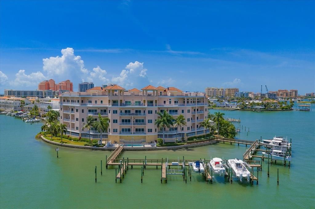 For Sale: $1,950,000 (4 beds, 4 baths, 3642 Square Feet)