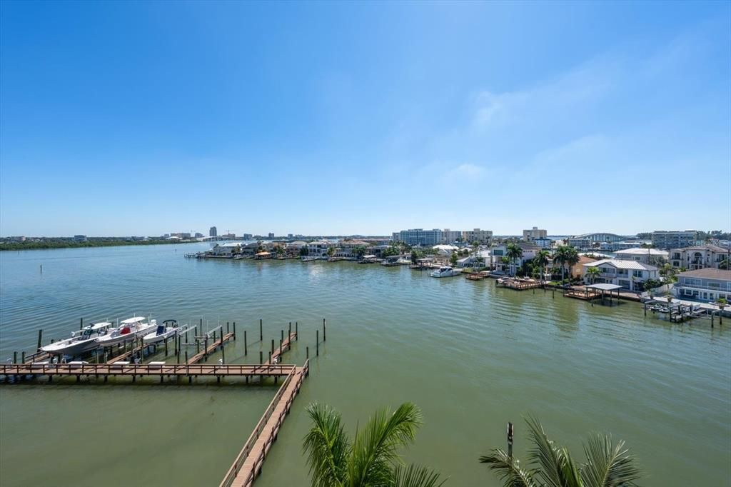 For Sale: $1,950,000 (4 beds, 4 baths, 3642 Square Feet)