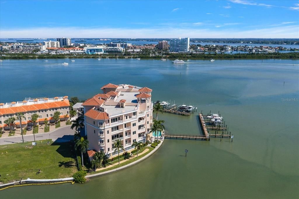 For Sale: $1,950,000 (4 beds, 4 baths, 3642 Square Feet)