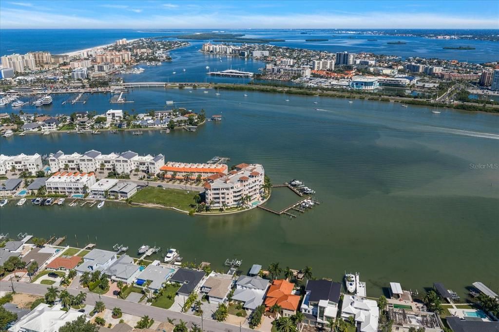 For Sale: $1,950,000 (4 beds, 4 baths, 3642 Square Feet)