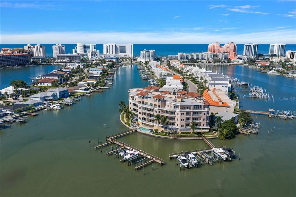 For Sale: $1,950,000 (4 beds, 4 baths, 3642 Square Feet)