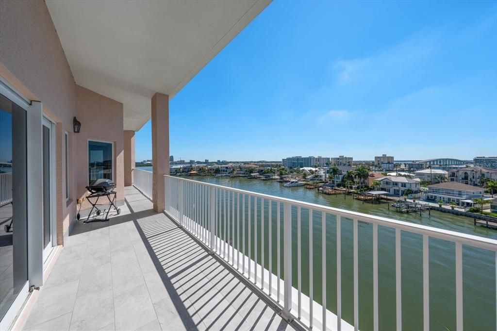 For Sale: $1,950,000 (4 beds, 4 baths, 3642 Square Feet)