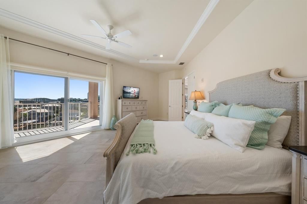 For Sale: $1,950,000 (4 beds, 4 baths, 3642 Square Feet)