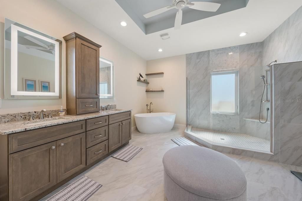 For Sale: $1,950,000 (4 beds, 4 baths, 3642 Square Feet)