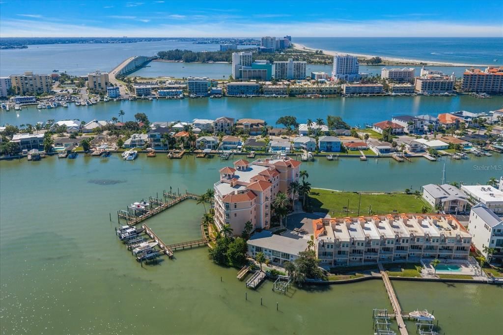 For Sale: $1,950,000 (4 beds, 4 baths, 3642 Square Feet)