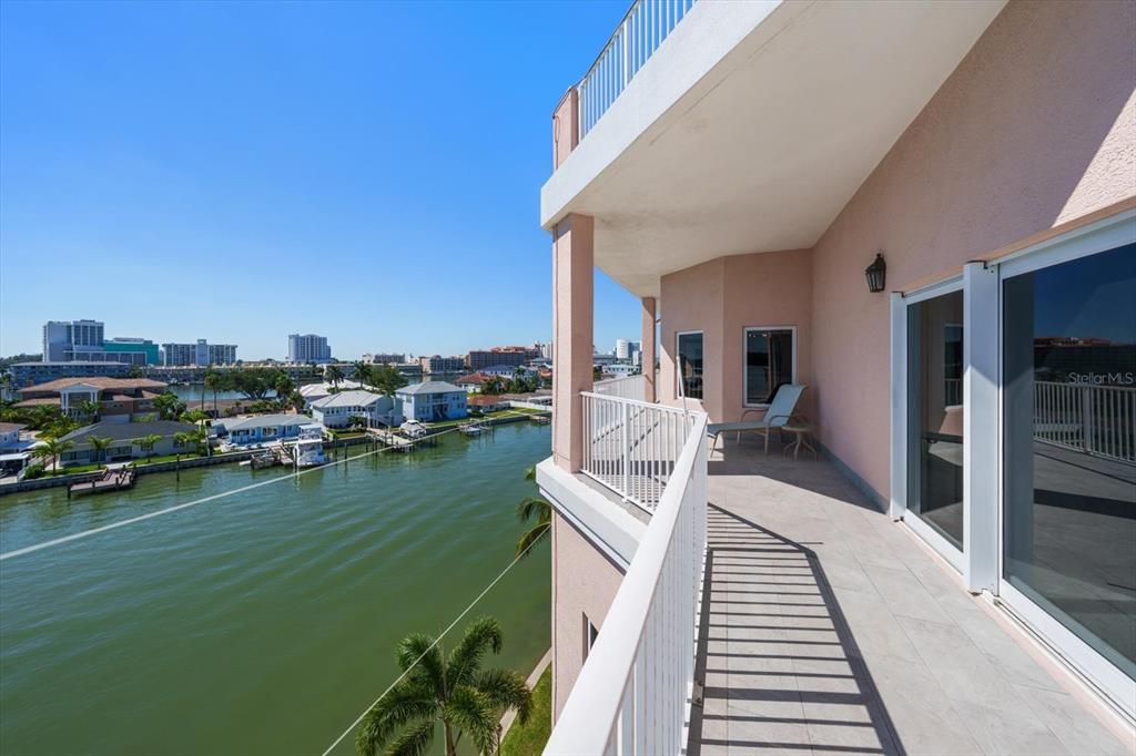 For Sale: $1,950,000 (4 beds, 4 baths, 3642 Square Feet)