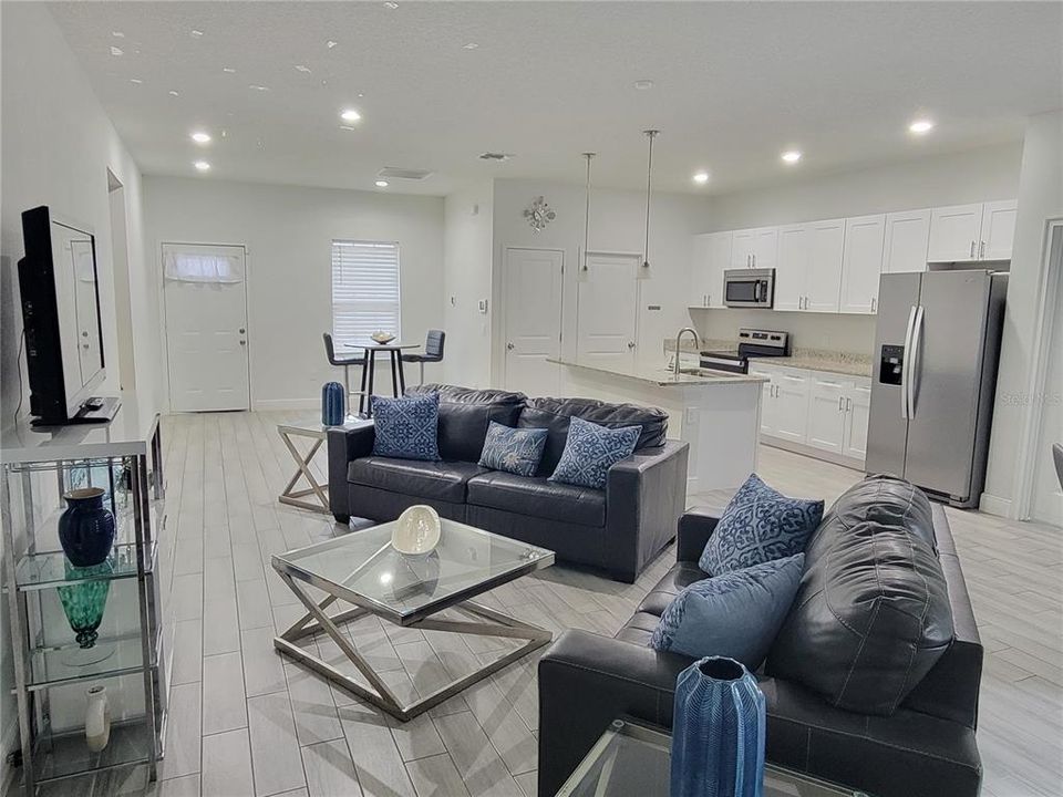 На продажу: $285,000 (4 спален, 2 ванн, 1798 Квадратных фут)