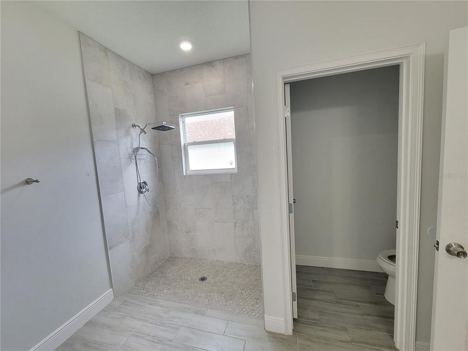 На продажу: $285,000 (4 спален, 2 ванн, 1798 Квадратных фут)