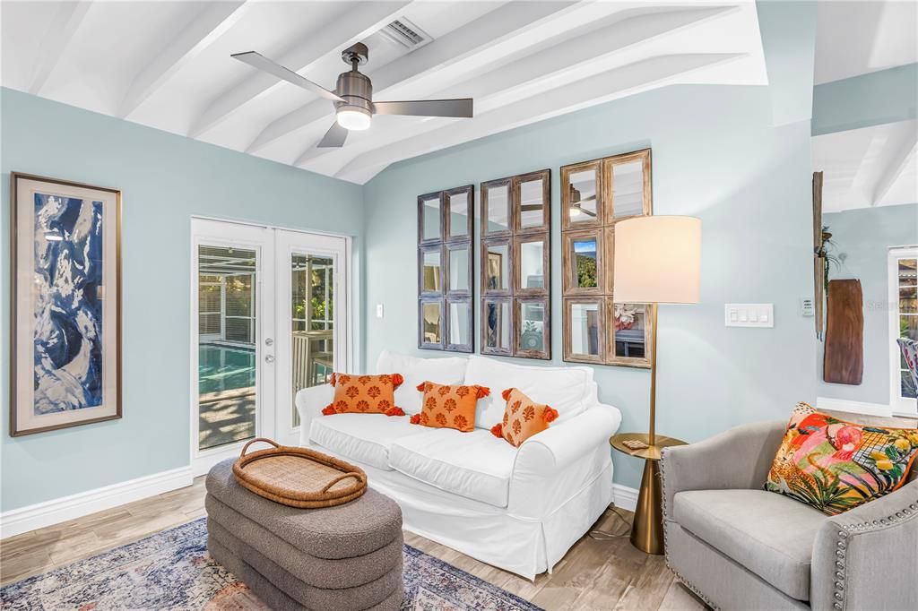 En Venta: $649,900 (3 camas, 2 baños, 1348 Pies cuadrados)
