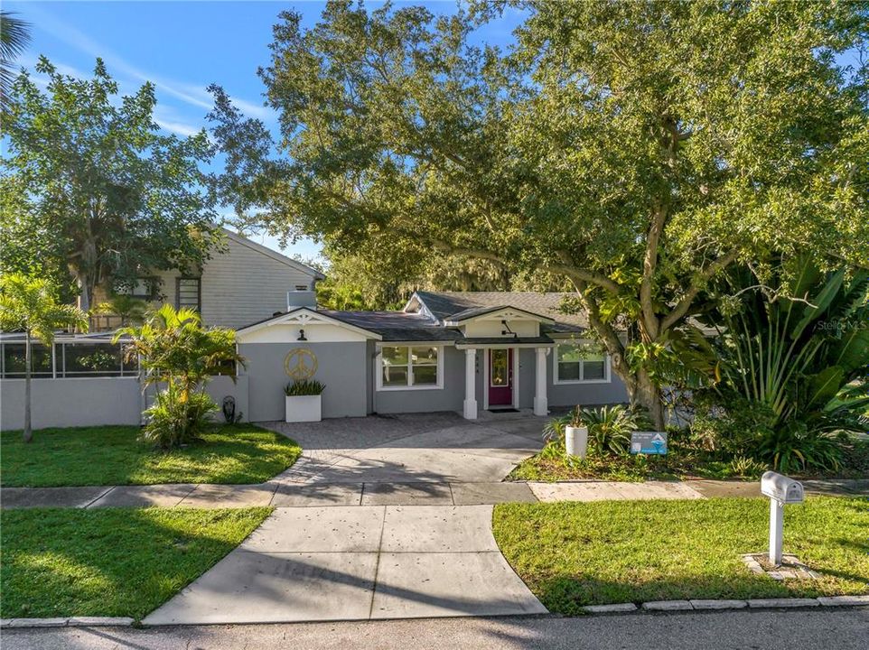 En Venta: $649,900 (3 camas, 2 baños, 1348 Pies cuadrados)