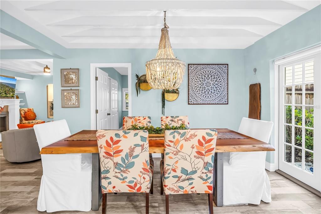 En Venta: $649,900 (3 camas, 2 baños, 1348 Pies cuadrados)
