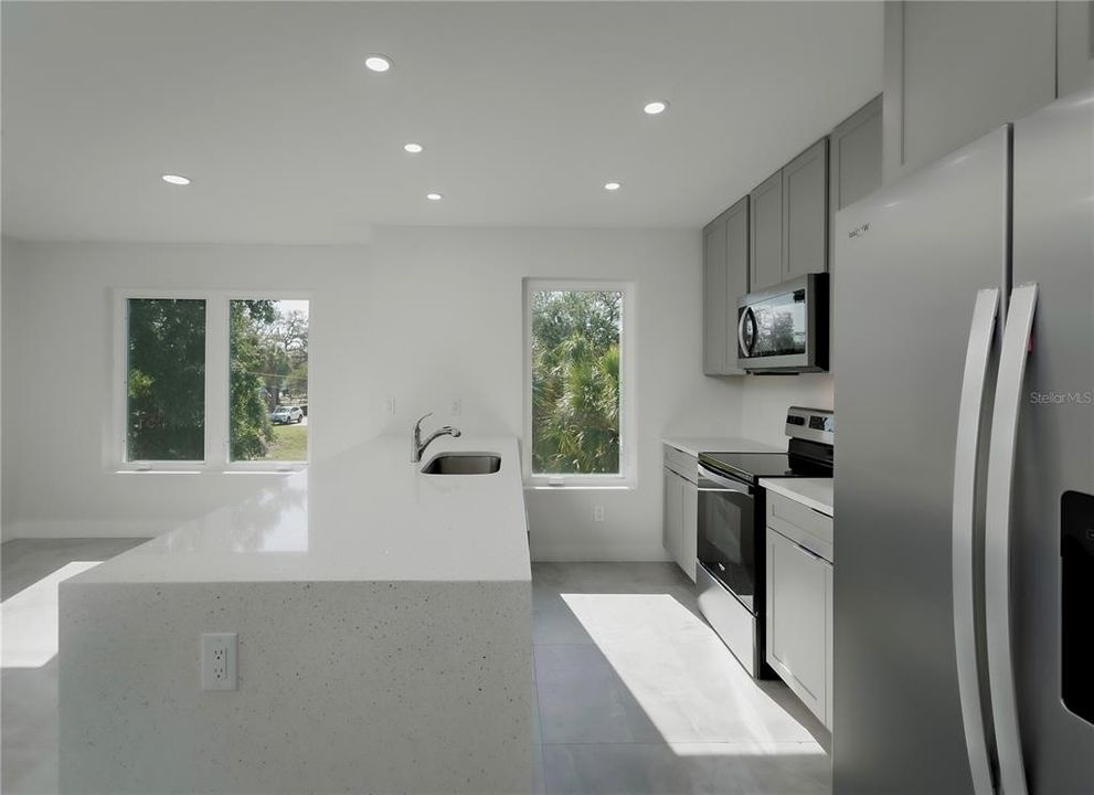 For Rent: $2,995 (4 beds, 3 baths, 1758 Square Feet)