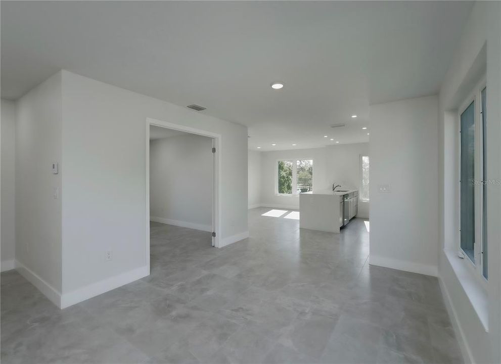 For Rent: $2,995 (4 beds, 3 baths, 1758 Square Feet)