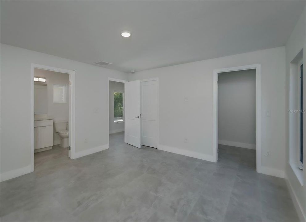 For Rent: $2,995 (4 beds, 3 baths, 1758 Square Feet)