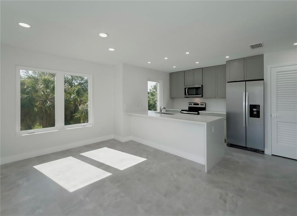 For Rent: $2,995 (4 beds, 3 baths, 1758 Square Feet)