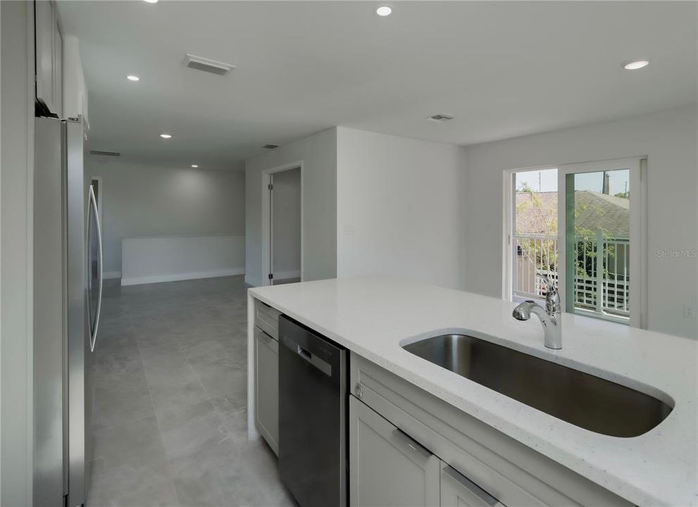 For Rent: $2,995 (4 beds, 3 baths, 1758 Square Feet)