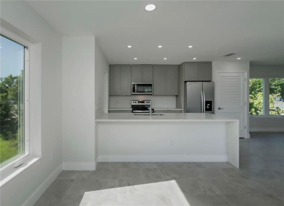 For Rent: $2,995 (4 beds, 3 baths, 1758 Square Feet)