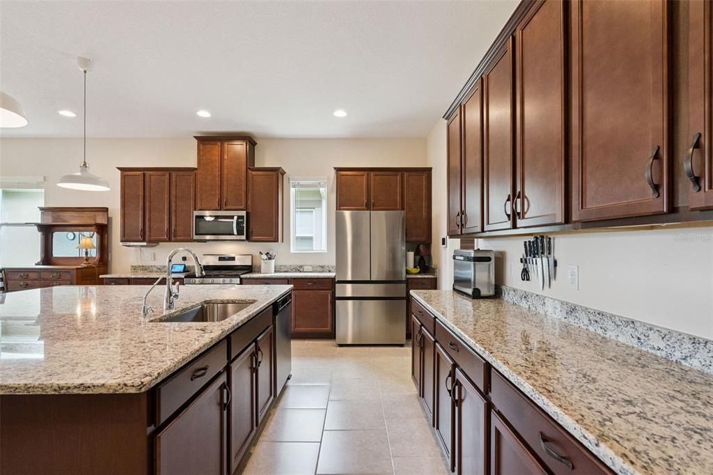 En Venta: $515,000 (3 camas, 2 baños, 2208 Pies cuadrados)