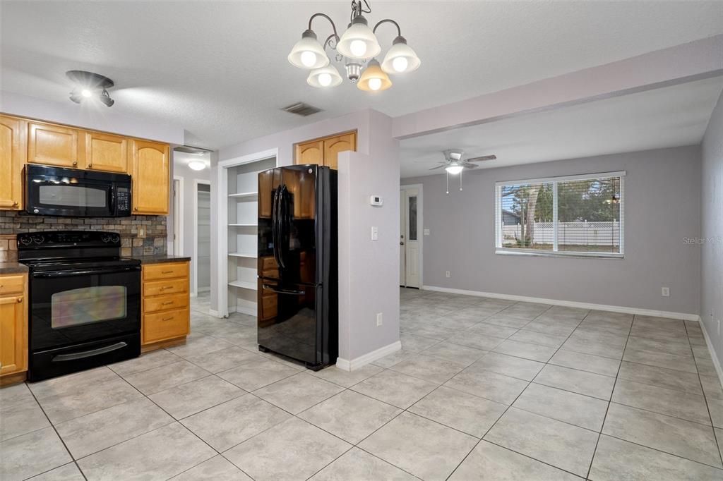 В аренду: $1,850 (2 спален, 1 ванн, 1032 Квадратных фут)