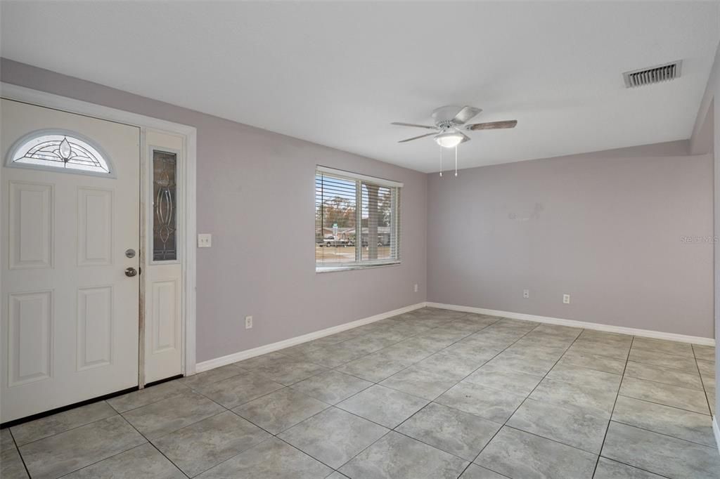 В аренду: $1,850 (2 спален, 1 ванн, 1032 Квадратных фут)
