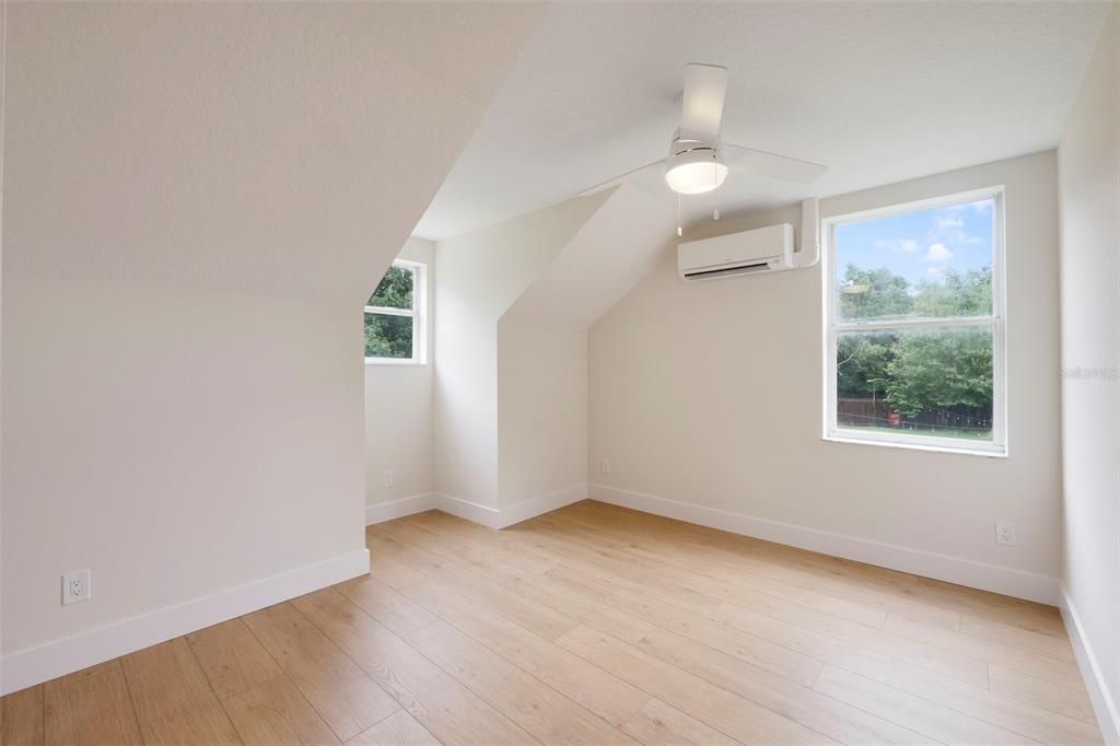 For Sale: $459,900 (4 beds, 2 baths, 2008 Square Feet)