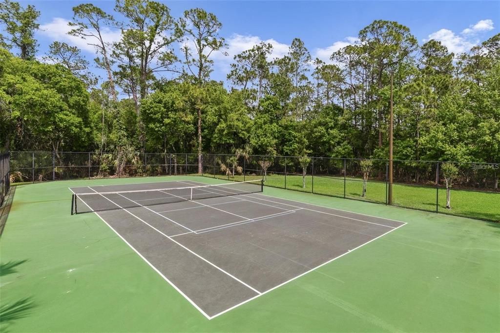 For Sale: $459,900 (4 beds, 2 baths, 2008 Square Feet)