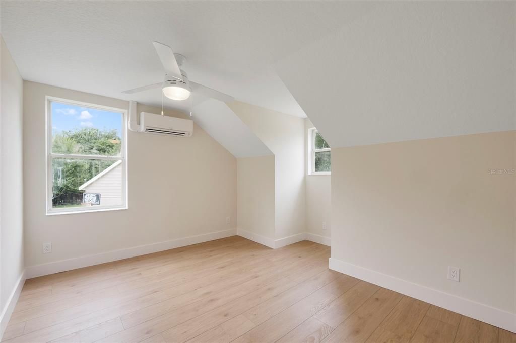 For Sale: $459,900 (4 beds, 2 baths, 2008 Square Feet)