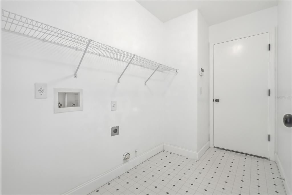 На продажу: $419,900 (3 спален, 2 ванн, 1610 Квадратных фут)