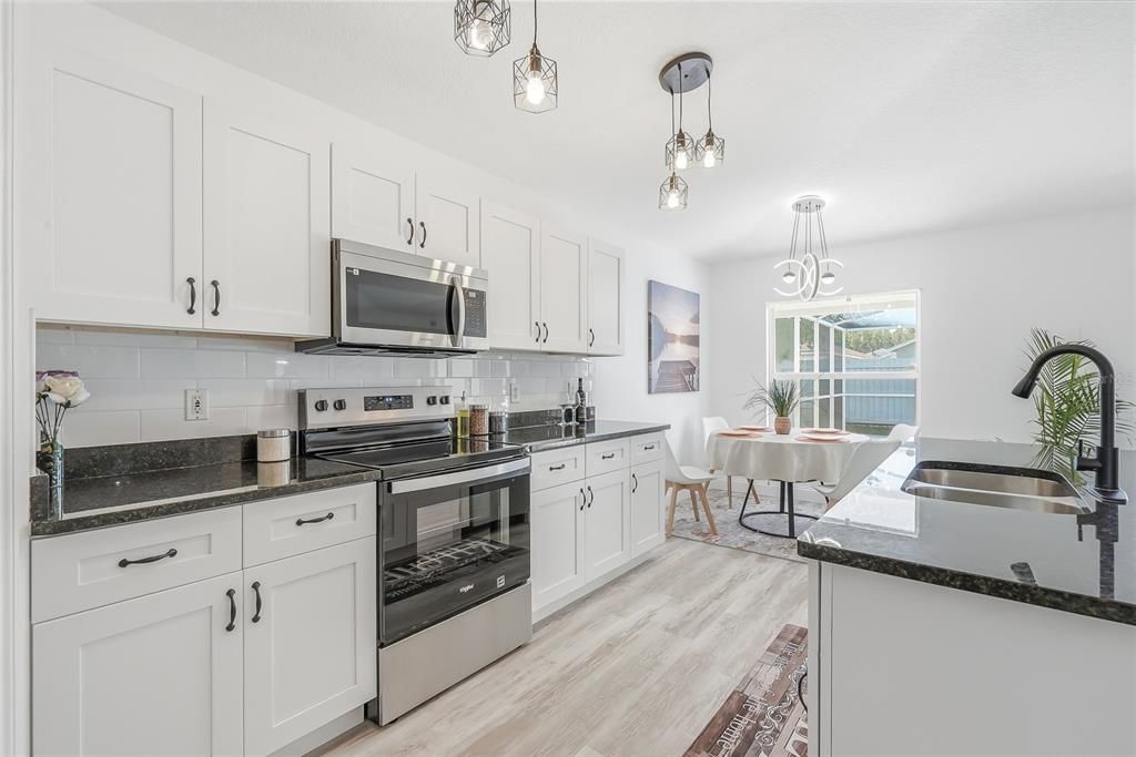 На продажу: $419,900 (3 спален, 2 ванн, 1610 Квадратных фут)