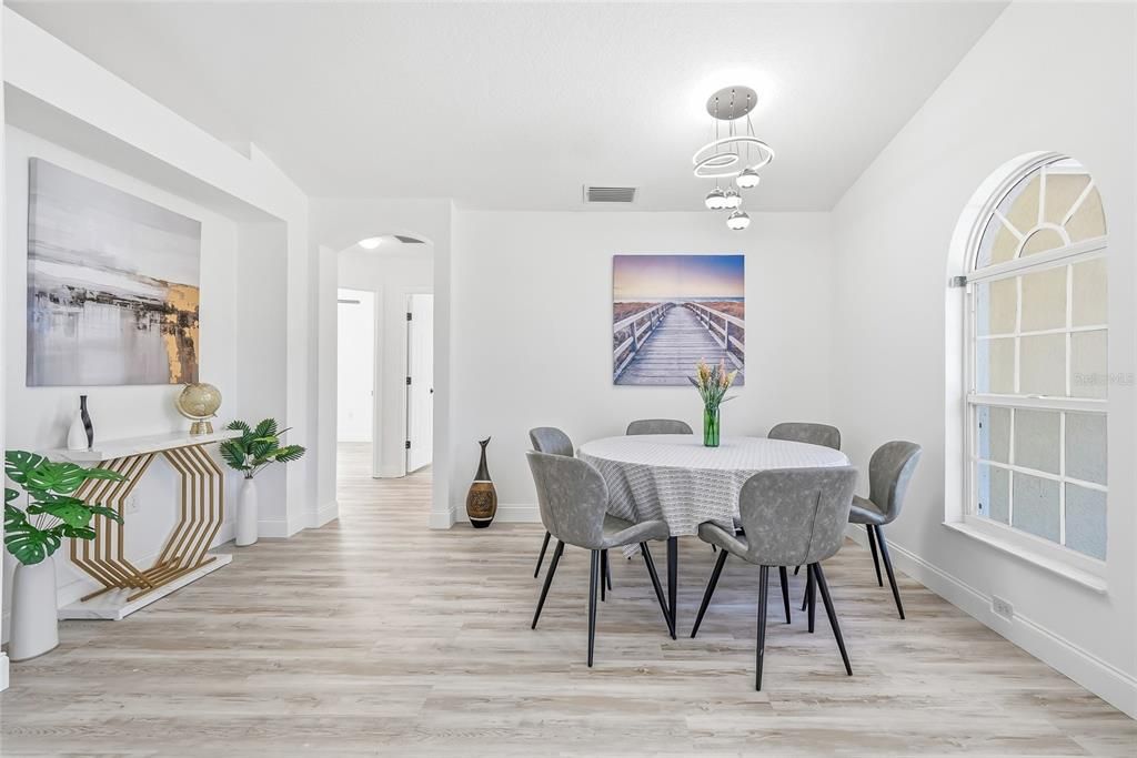На продажу: $419,900 (3 спален, 2 ванн, 1610 Квадратных фут)