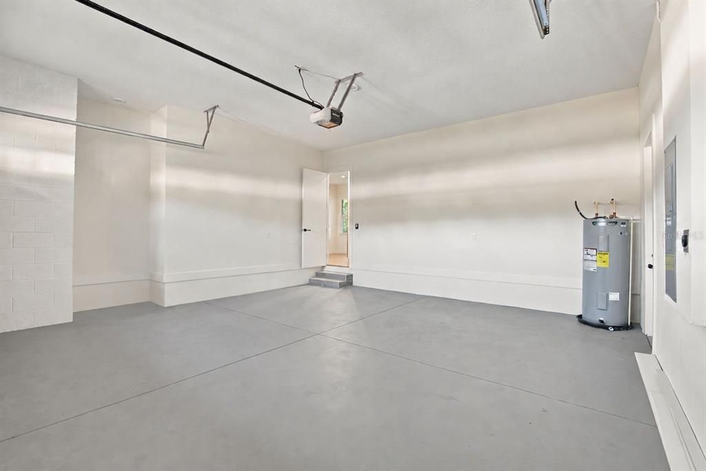 En Venta: $700,000 (4 camas, 3 baños, 2374 Pies cuadrados)