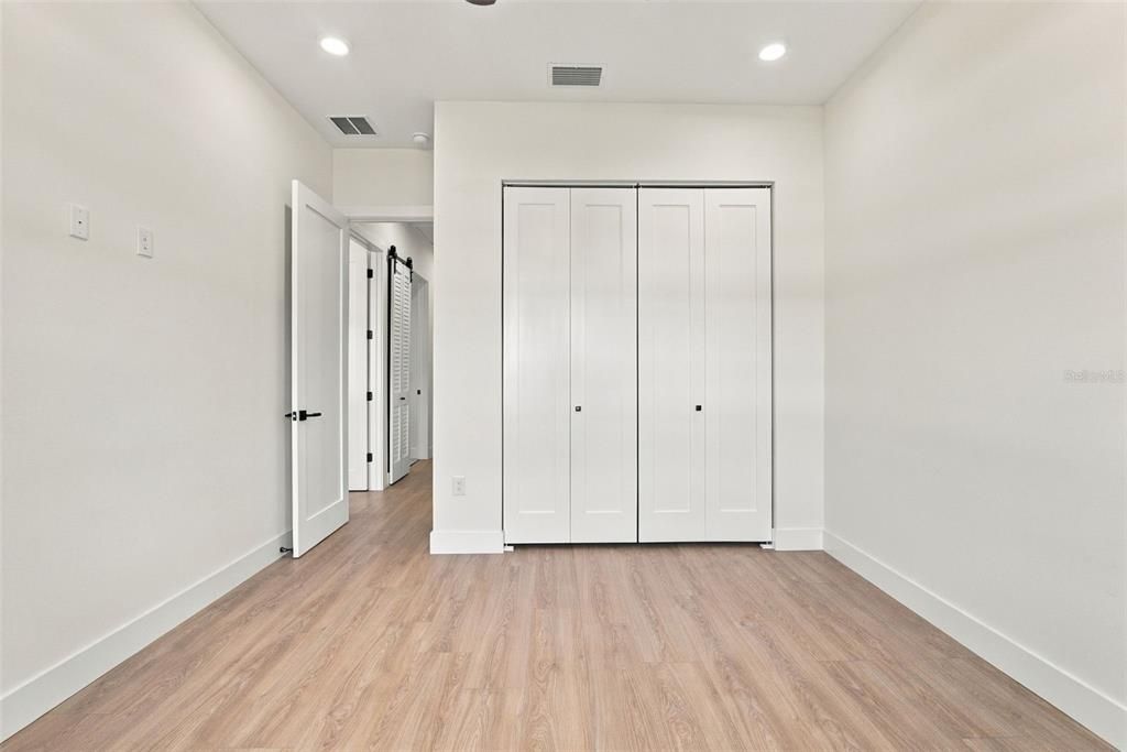 En Venta: $700,000 (4 camas, 3 baños, 2374 Pies cuadrados)
