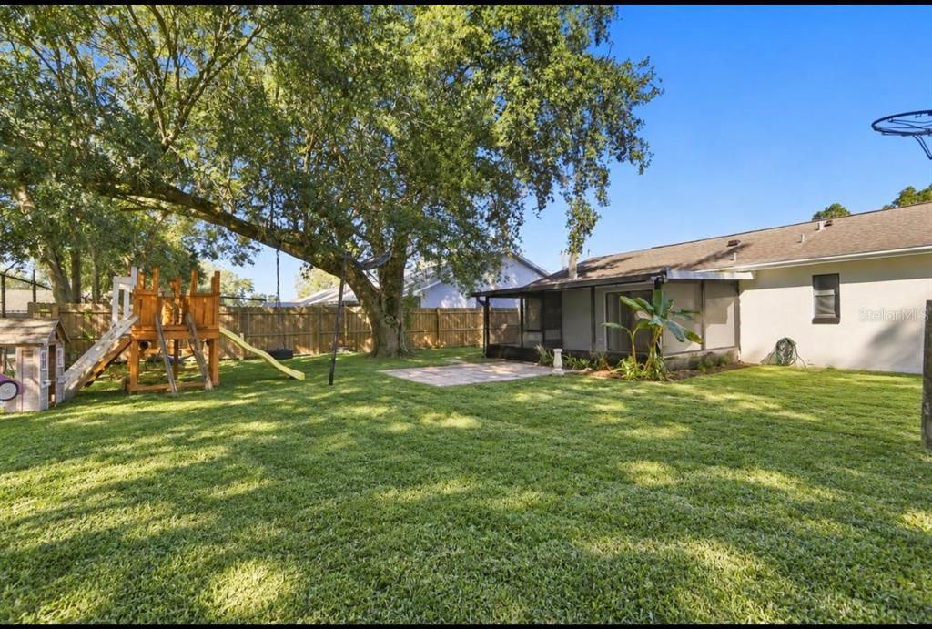 For Sale: $319,995 (3 beds, 2 baths, 1352 Square Feet)