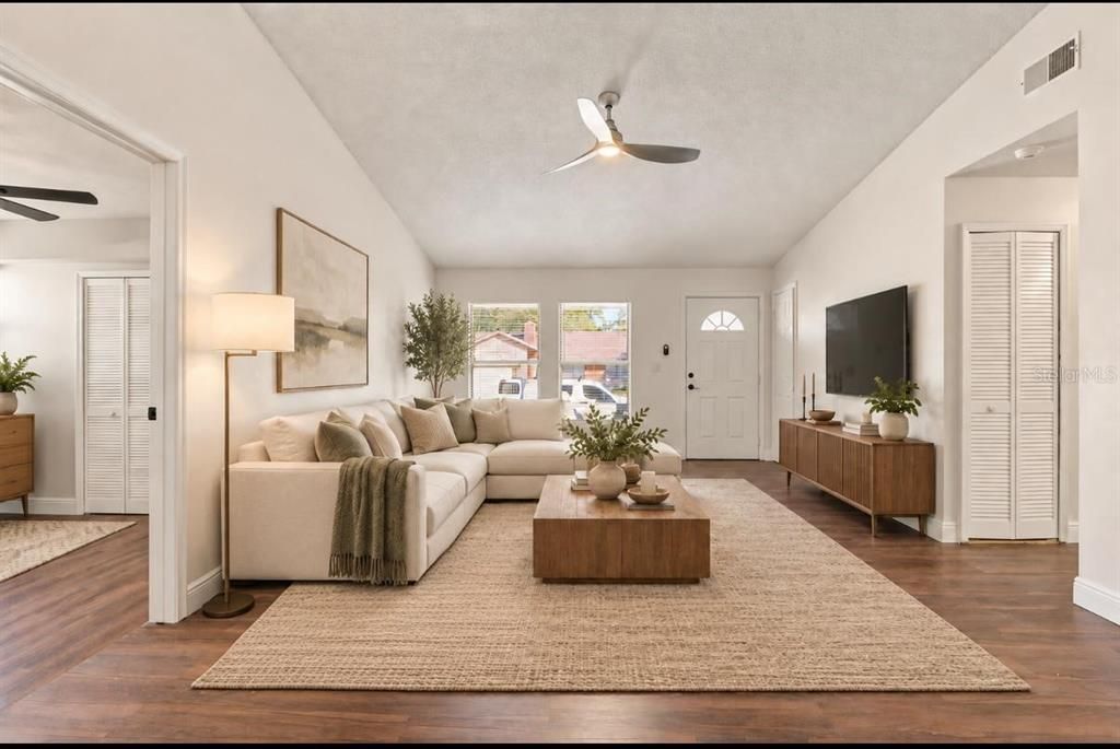 For Sale: $319,995 (3 beds, 2 baths, 1352 Square Feet)
