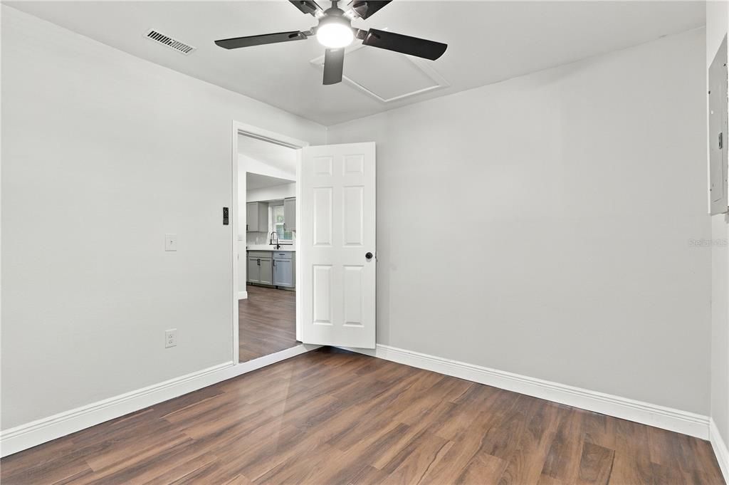 For Sale: $319,995 (3 beds, 2 baths, 1352 Square Feet)
