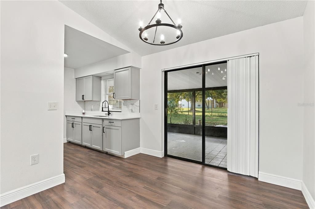 For Sale: $319,995 (3 beds, 2 baths, 1352 Square Feet)