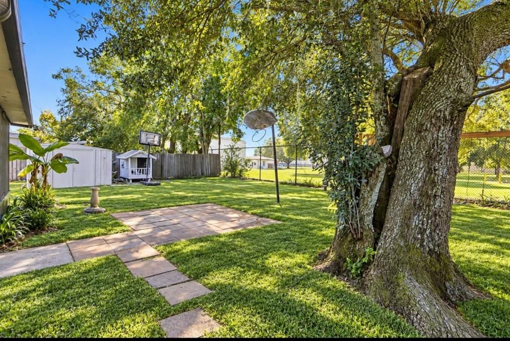 For Sale: $319,995 (3 beds, 2 baths, 1352 Square Feet)